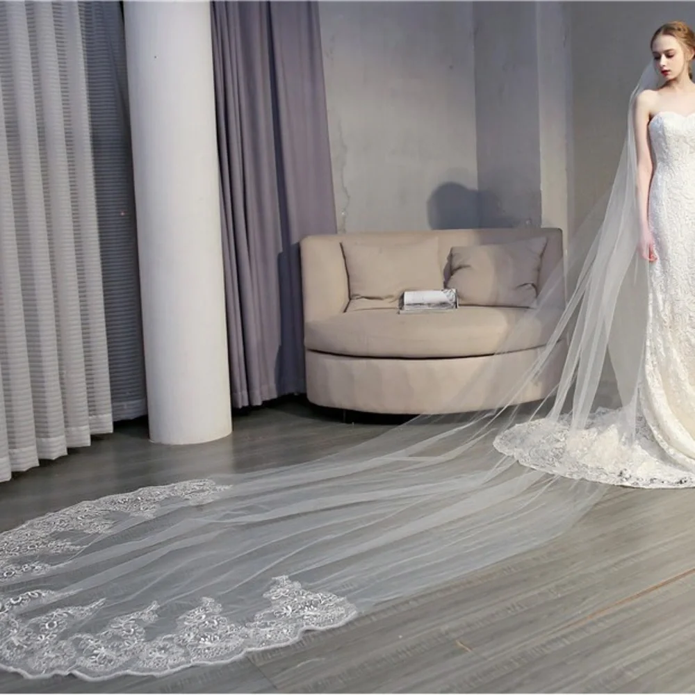Elegant Lace Chapel Wedding Veil with Scalloped Edge - White